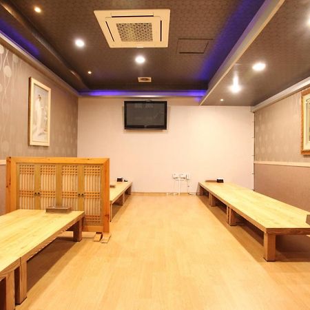 地铁波尔旅游酒店 平泽市 外观 照片
