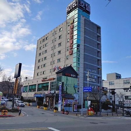 地铁波尔旅游酒店 平泽市 外观 照片
