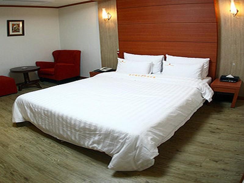 地铁波尔旅游酒店 平泽市 外观 照片